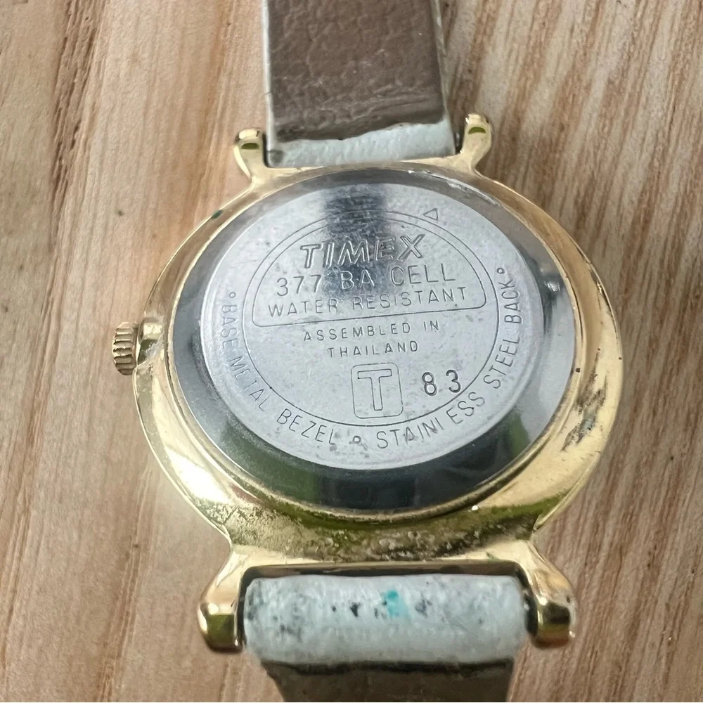 Vintage Timex ladies gold tone white leather dress watch NEW BATTERY